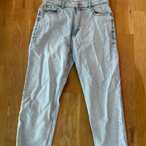 Zara Light Wash Relaxed Jeans